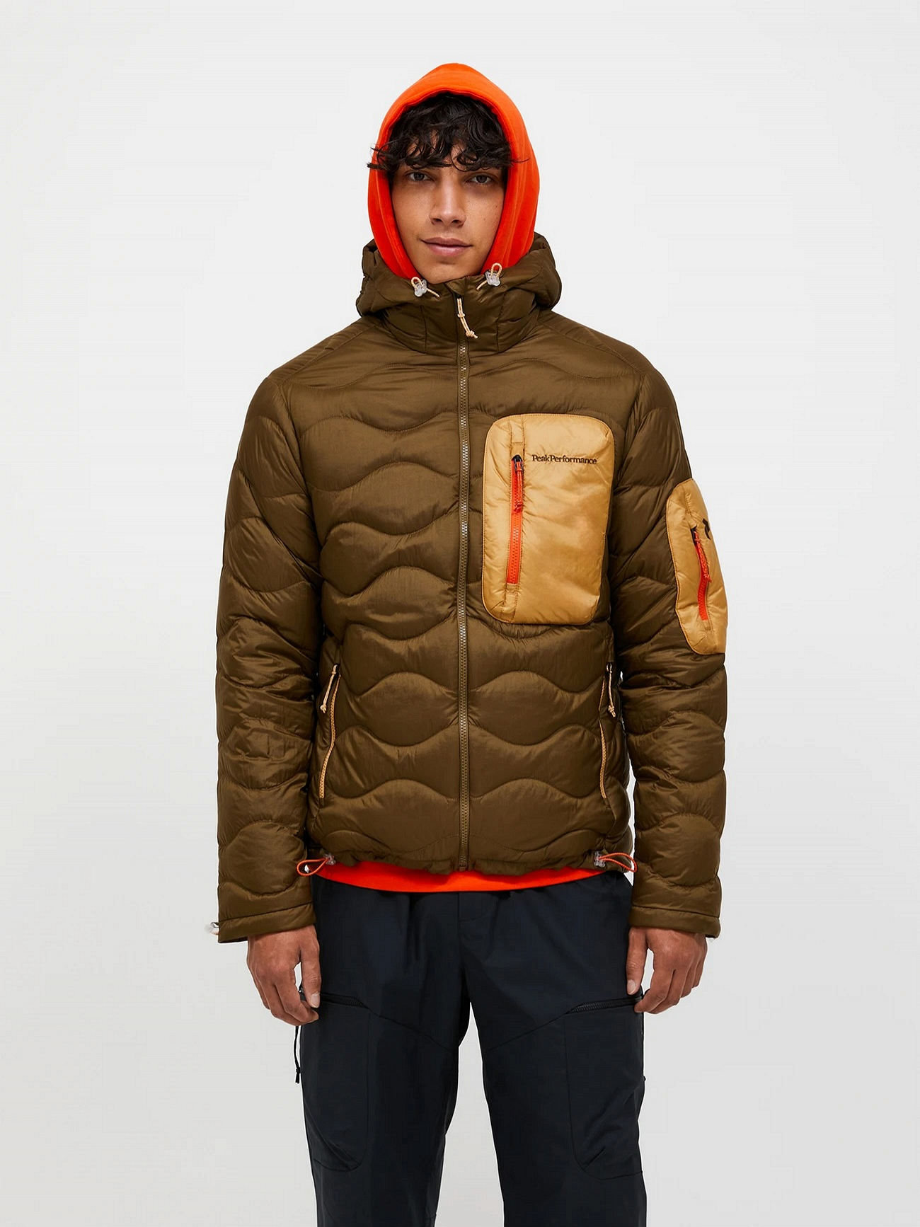 【限定価格】peakperformance helium hooded JKT Helium Down Hood Jacket Men | Peak Performance